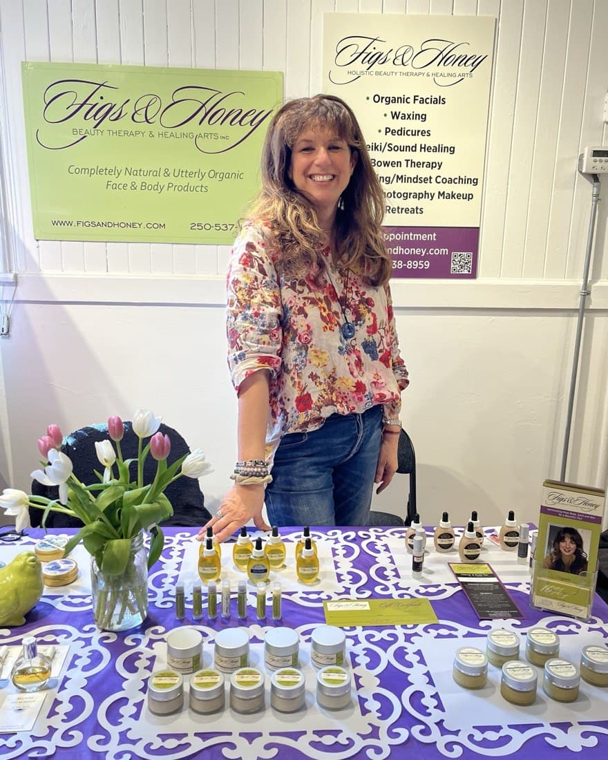 Lisa with her handmade Figs & Honey skincare