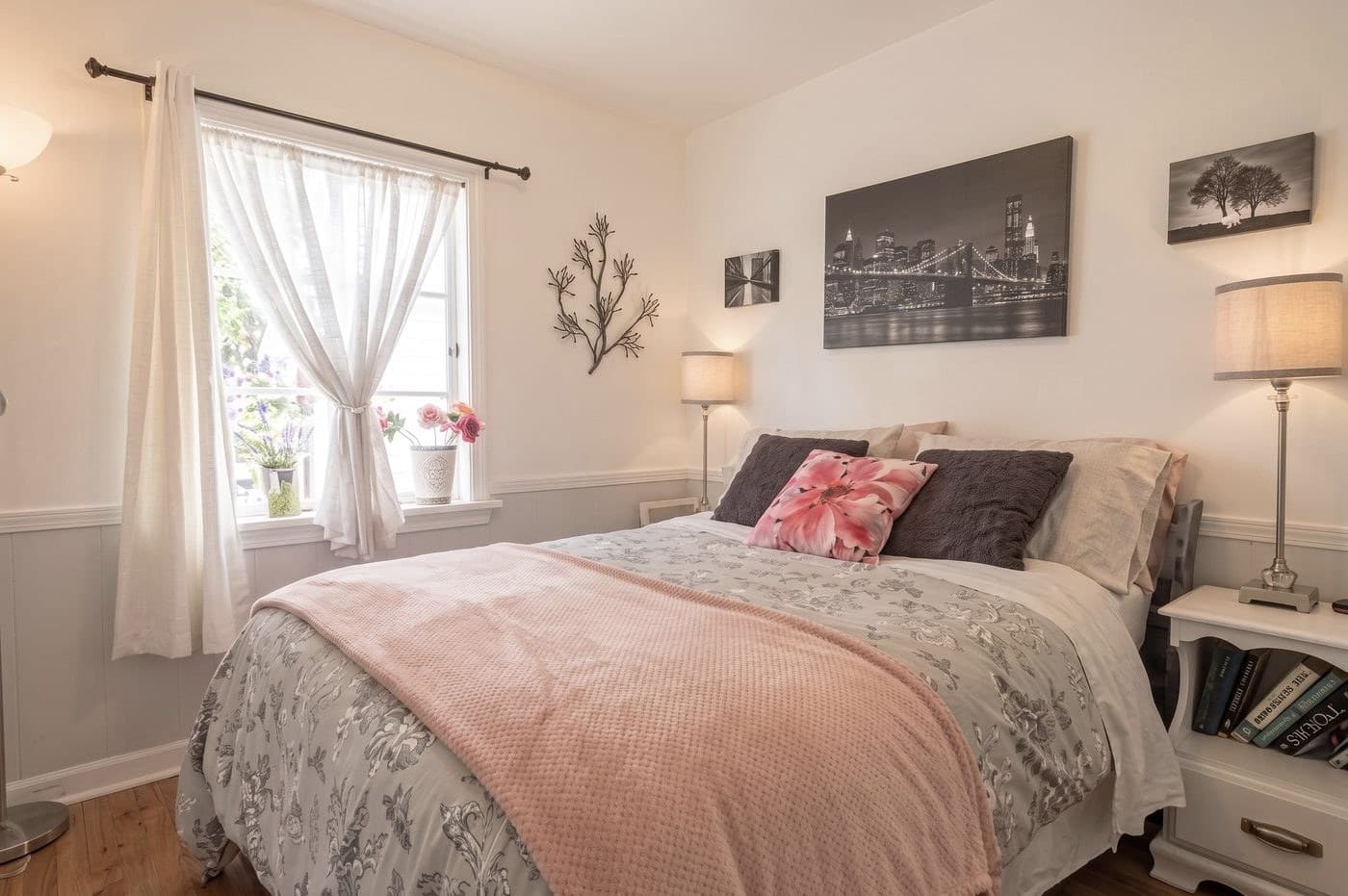 The Peach Tree room at Bayview Cottage